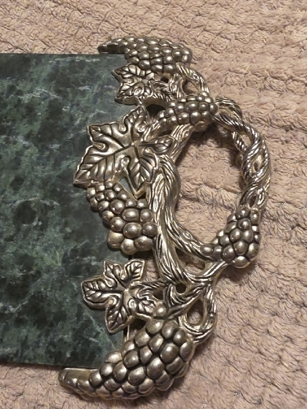 Godinger Green Marble Coaster with Branded Silver Medallion - Picture 8 of 8